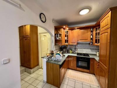 Eladó családi ház Budapest