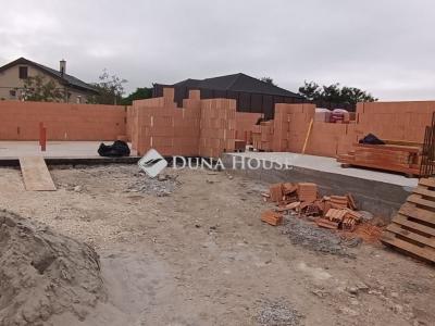 Eladó családi ház Érd