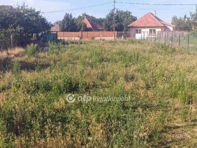 Eladó lakóövezeti telek Nagykáta