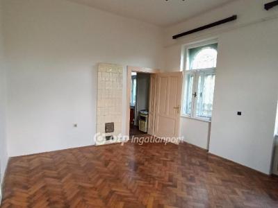 Eladó lakás Gödöllő