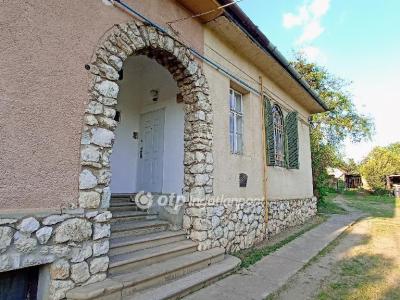 Eladó lakás Gödöllő