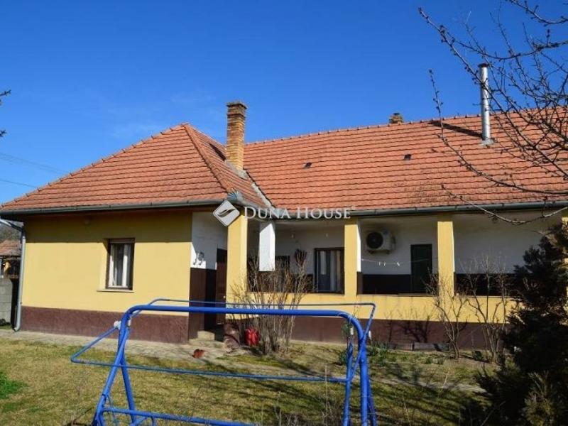 Eladó családi ház Tápióbicske