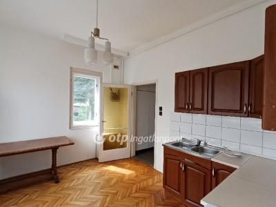 Eladó családi ház Eger