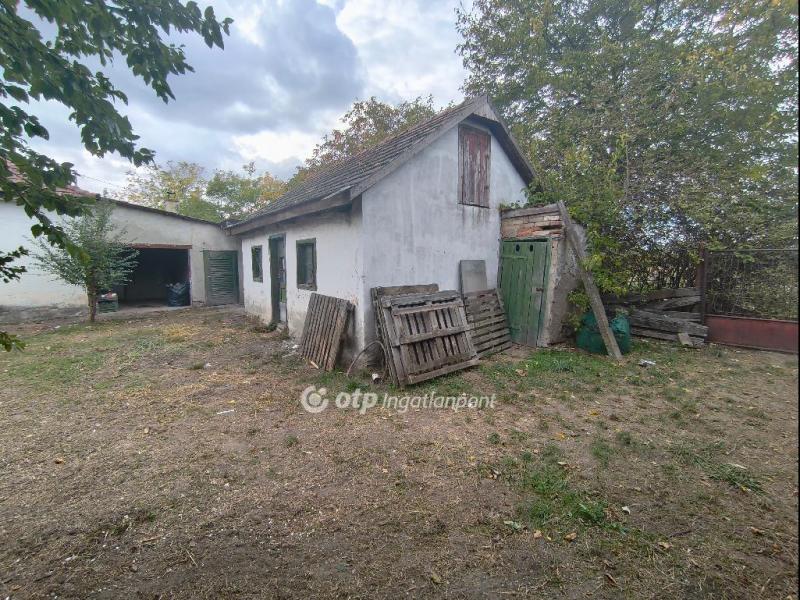 Eladó családi ház Gárdony