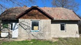 Eladó tanya Újszilvás