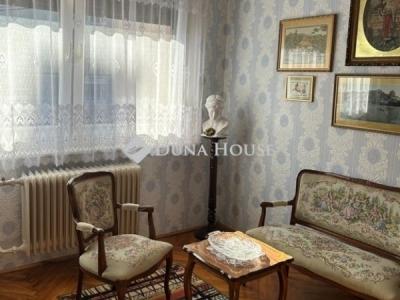 Eladó családi ház Vác