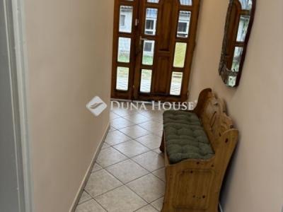 Eladó családi ház Bicske