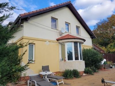 Eladó lakás Üllő