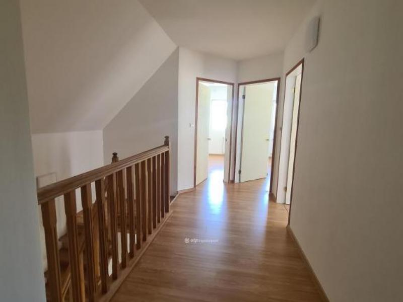 Eladó családi ház Veszprém
