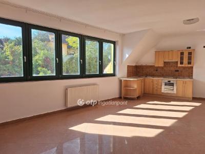 Eladó lakás Veszprém