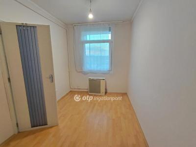 Eladó lakás Hatvan