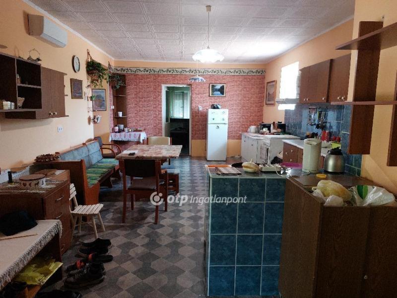 Eladó családi ház Jászberény