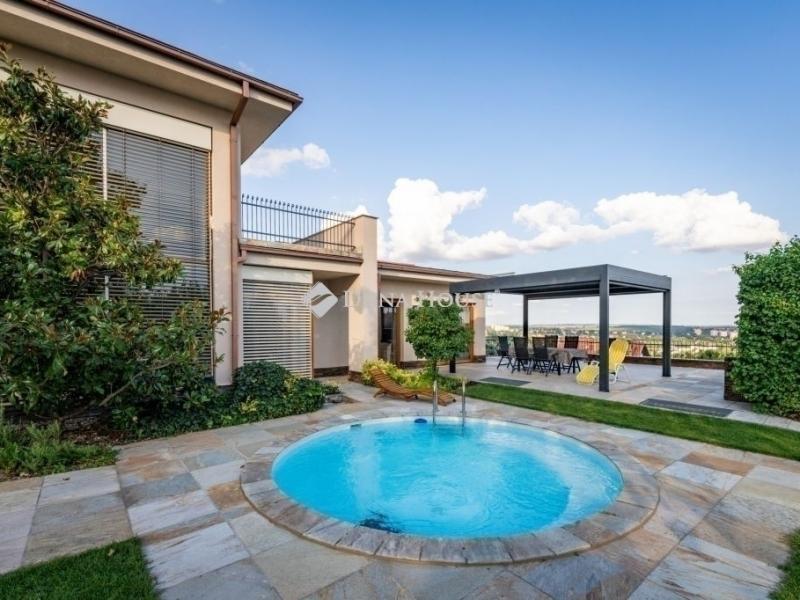 Eladó családi ház Pécs