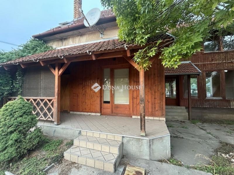 Eladó családi ház Albertirsa