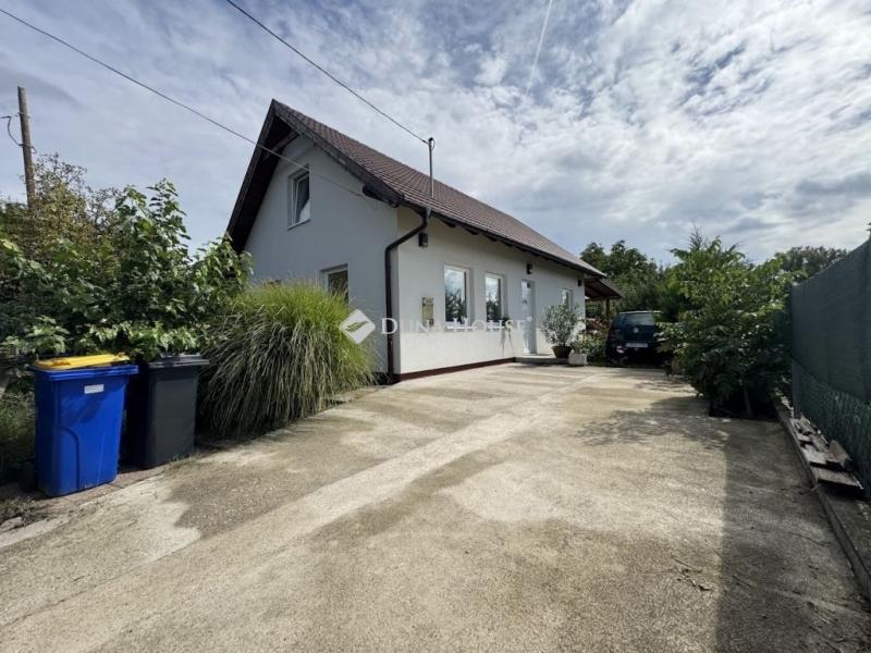 Eladó családi ház Szigetcsép