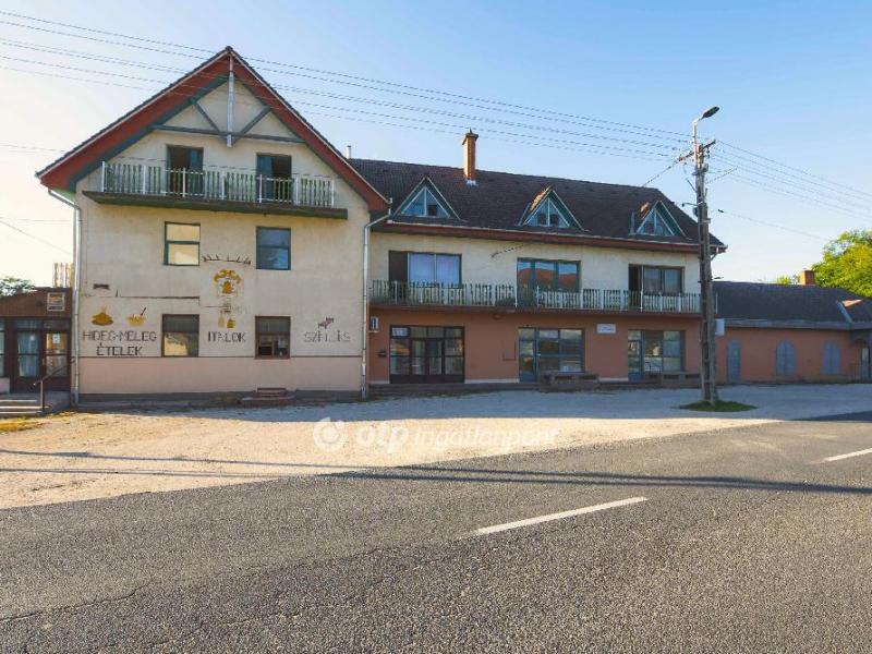 Eladó családi ház Aba