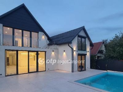 Eladó családi ház Alsóörs