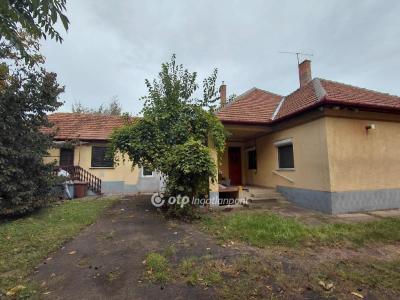 Eladó családi ház Hatvan