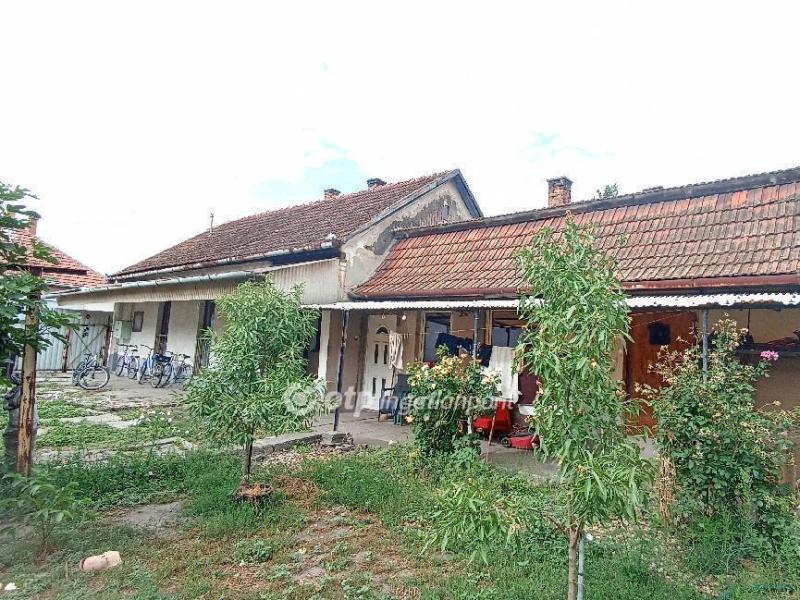 Eladó családi ház Jászberény
