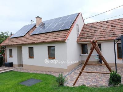 Eladó családi ház Fót