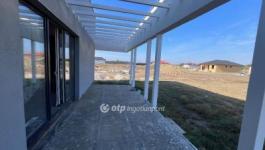 Eladó családi ház Deszk