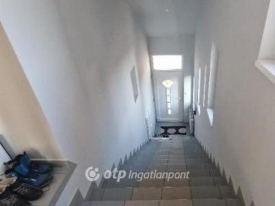 Eladó családi ház Cegléd