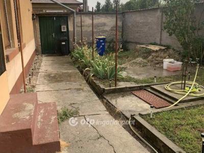 Eladó családi ház Cegléd