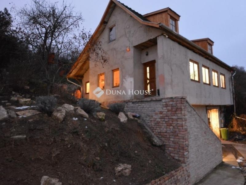 Eladó családi ház Budapest