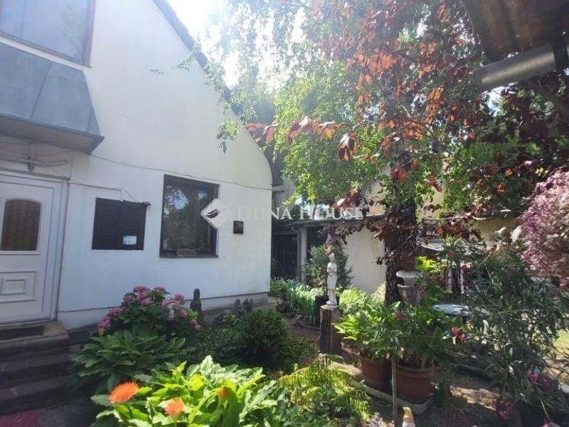 Eladó házrész Szentendre