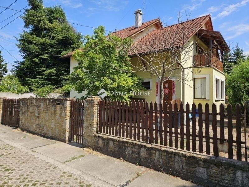 Eladó családi ház