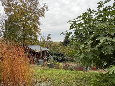 Eladó családi ház Érd