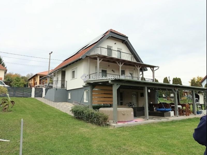 Eladó családi ház Csatár