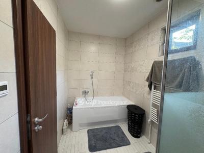 Eladó családi ház Gomba