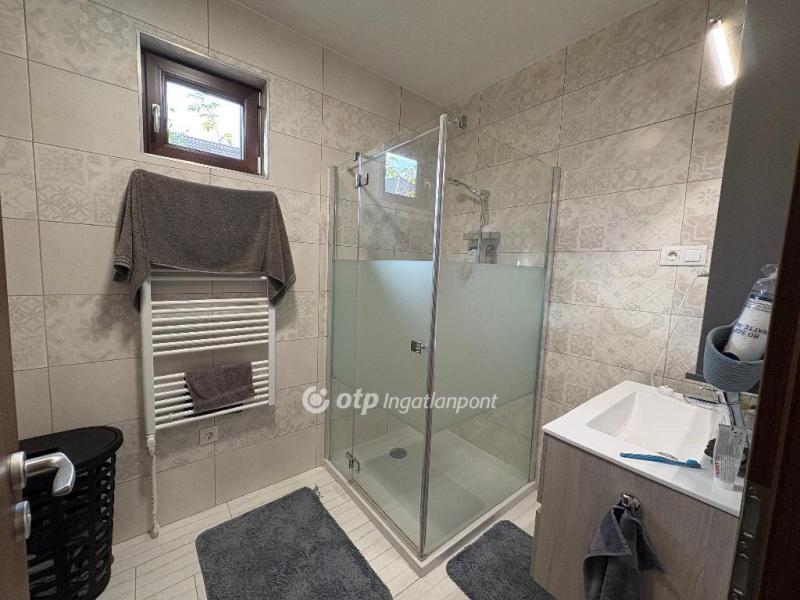 Eladó családi ház Gomba