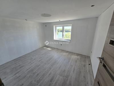 Eladó családi ház Ercsi