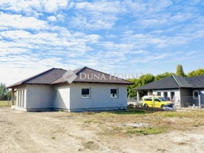 Eladó családi ház Kiskunlacháza