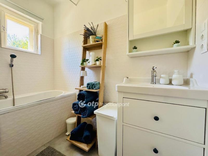 Eladó családi ház Balatonalmádi