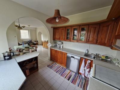 Eladó családi ház Tata