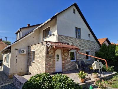 Eladó családi ház Tata