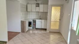 Eladó családi ház Érd