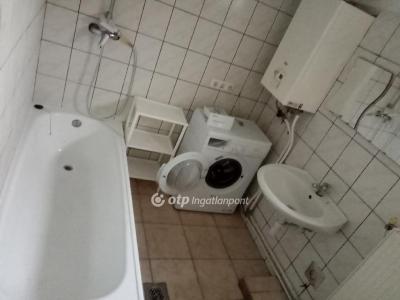 Eladó családi ház Érd