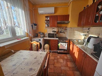 Eladó lakás Martfű