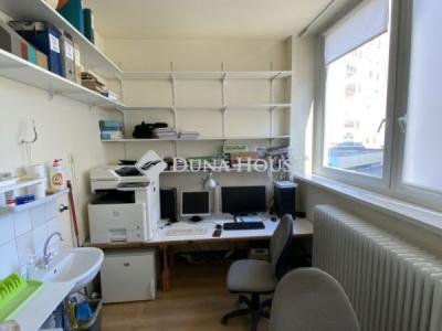 Eladó irodahelység irodaházban Pécs
