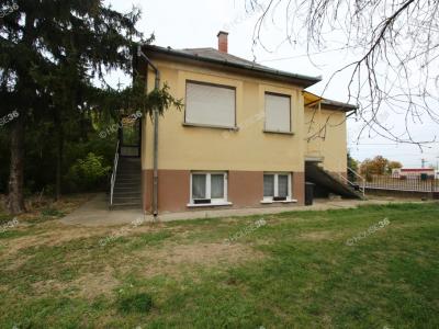 Eladó családi ház Solt