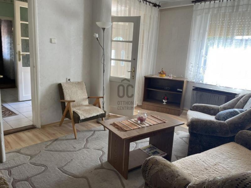 Eladó családi ház Abony