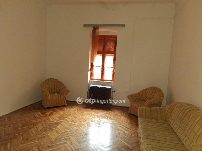 Eladó lakás Mezőhegyes