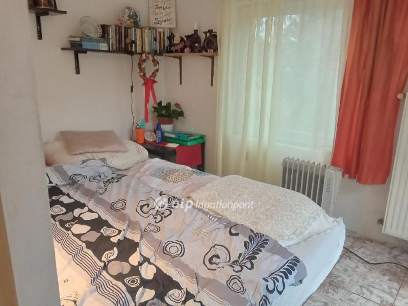 Eladó családi ház Érd