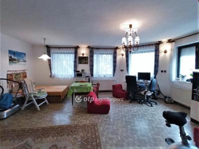 Eladó családi ház Érd