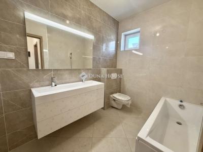 Eladó családi ház Pécs