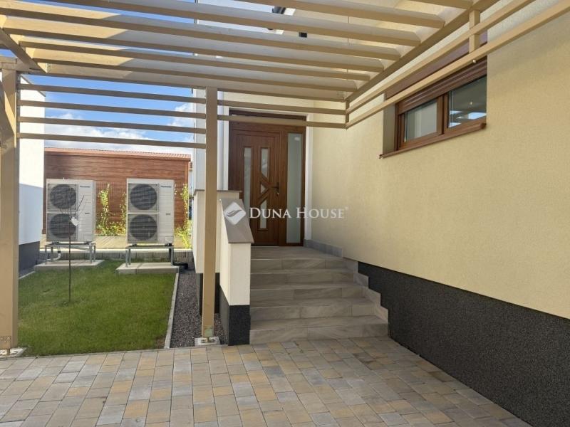 Eladó családi ház Pécs